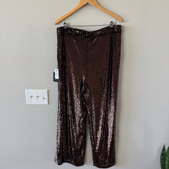 NWT! Express Pull-On High Waisted Sequin Wide Leg Pant - Short Length - Picture 2 of 9